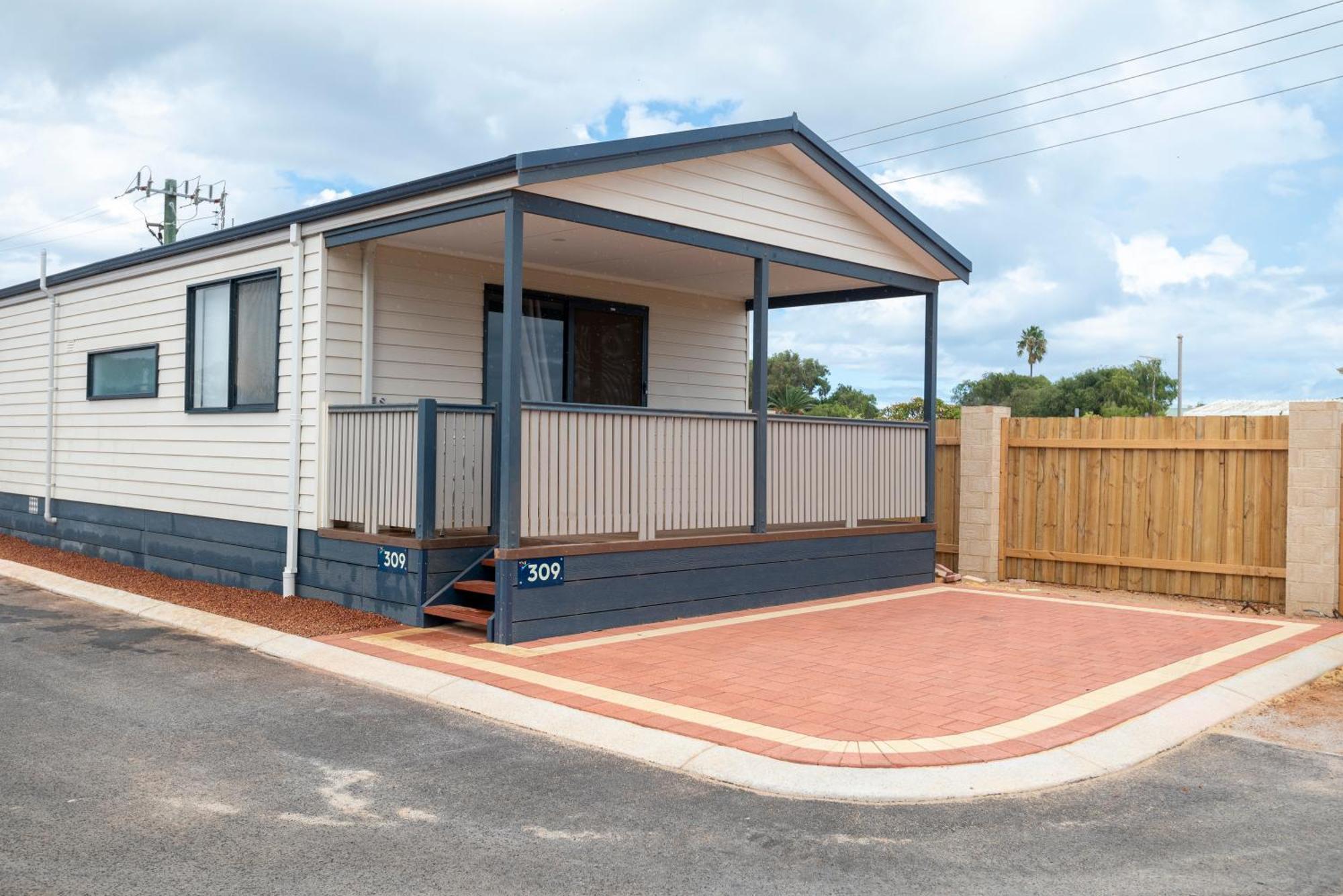 Jurien Bay Tourist Park Hotel Exterior photo
